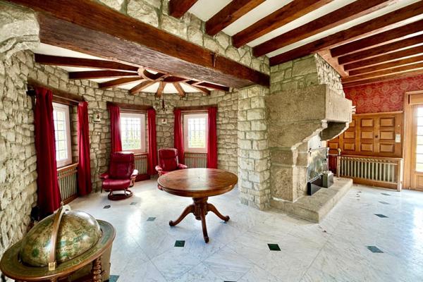 Maison à SAINT-BRICE-EN-COGLES, 35460 - 7 pièces 223m²