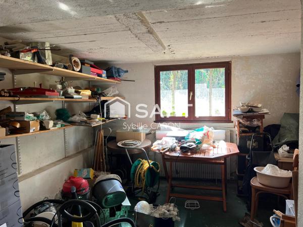 Maison spacieuse à rénover - Grand Garage