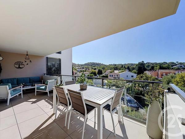 Appartement T4 à vendre  4 pièces - 88,50 m 2   ST RAPHAEL  - 83