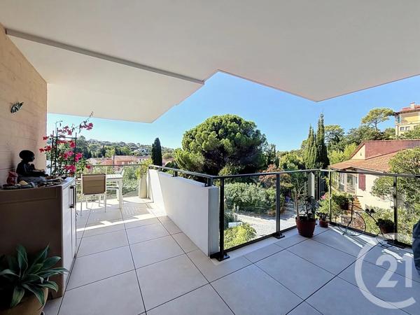 Appartement T4 à vendre  4 pièces - 88,50 m 2   ST RAPHAEL  - 83