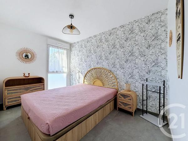 Appartement T4 à vendre  4 pièces - 88,50 m 2   ST RAPHAEL  - 83