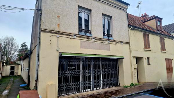 Immeuble Limay de 124m² avec local commercial et F2 en duplex