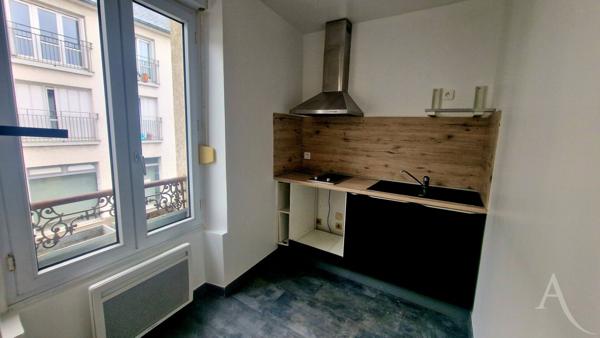 Immeuble Limay de 124m² avec local commercial et F2 en duplex