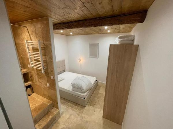 Immeuble Ornaisons 17 pièce(s)