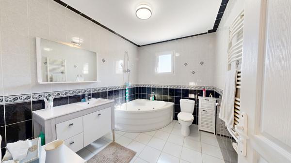 Maison familiale avec piscine