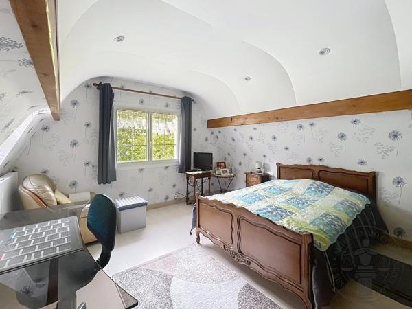 Vente                                                      Maison
                        
                     5 pièces                      120 m2                     à Dourdan