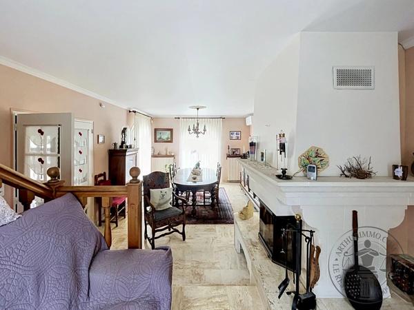 Vente                                                      Maison
                        
                     5 pièces                      120 m2                     à Dourdan