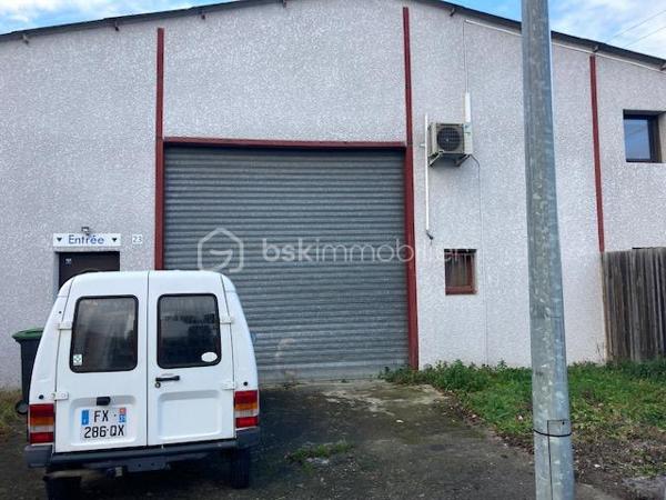 Local d activites de 133,20 m²