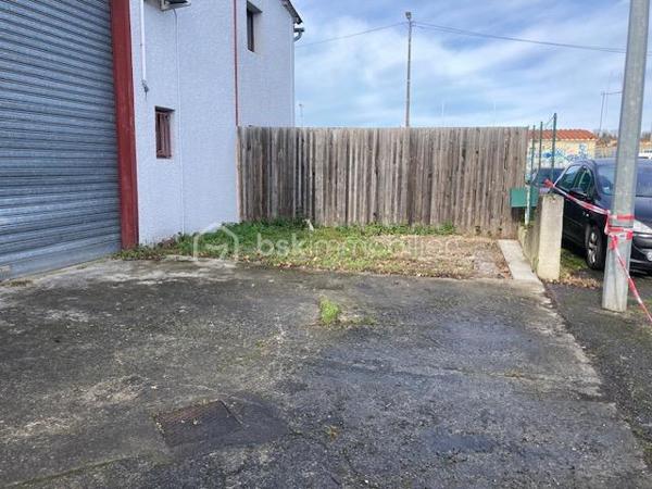 Local d activites de 133,20 m²