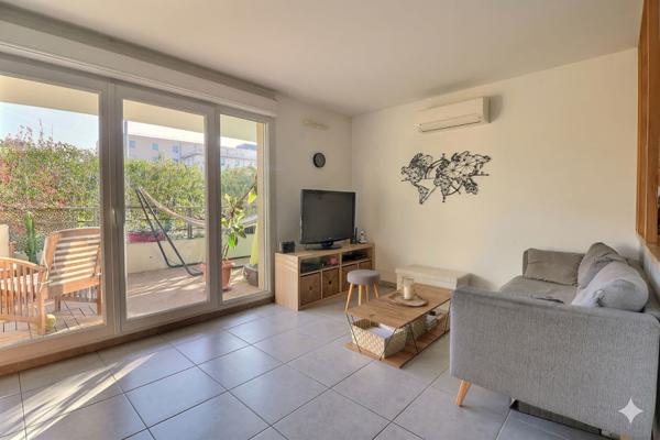 MARSEILLE 12ème - LA FOURRAGÈRE T3 TRAVERSANT - TERRASSE - RÉSIDENCE RÉCENTE - GARAGE POSSIBLE