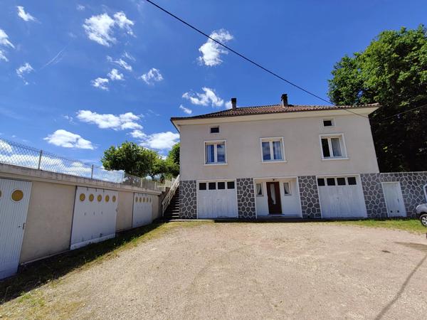 Maison familiale à pied du centre de Piégut-Pluviers