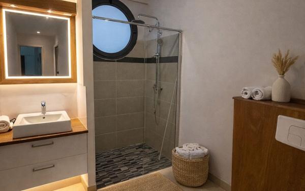 Appartement à vendre    4 pièces • 99 m2 Saint-Paul