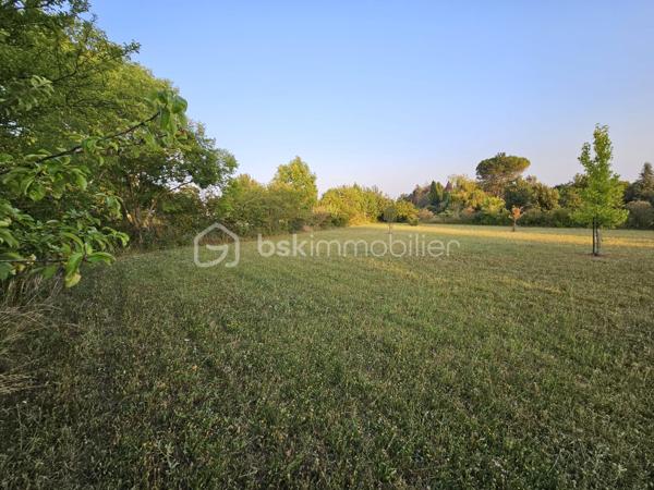 Terrain de 2 197 m²