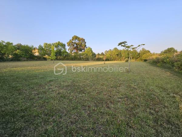 Terrain de 2 197 m²