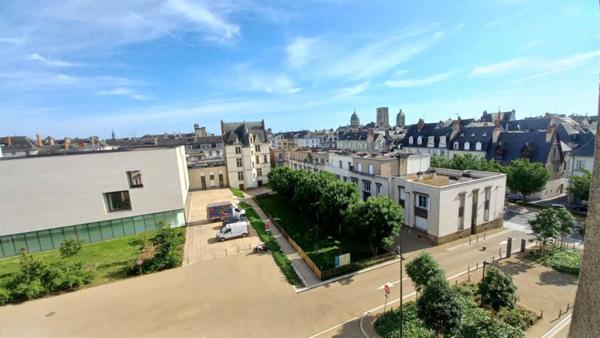 Appartement
         3 pièces
        - 56 m² 187 000 € *