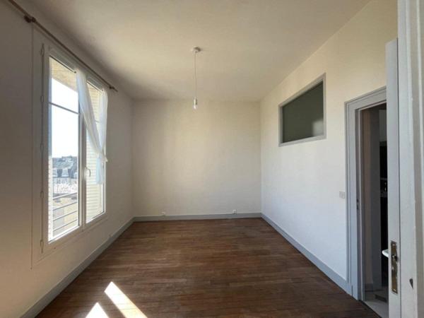 Appartement
         3 pièces
        - 56 m² 187 000 € *