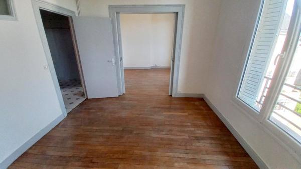 Appartement
         3 pièces
        - 56 m² 187 000 € *