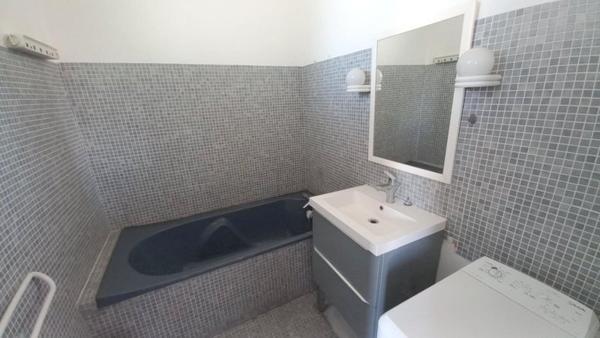Appartement
         3 pièces
        - 56 m² 187 000 € *