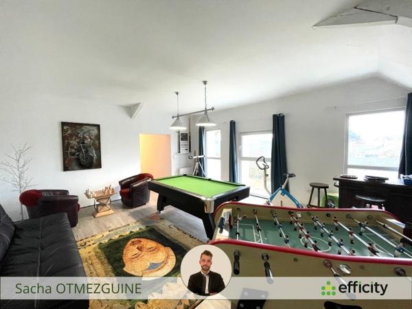 Maison
         7 pièces
        - 245 m² 164 000 € *