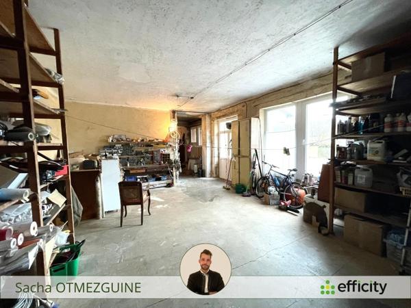 Maison
         7 pièces
        - 245 m² 164 000 € *