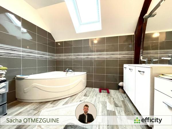 Maison
         7 pièces
        - 245 m² 164 000 € *