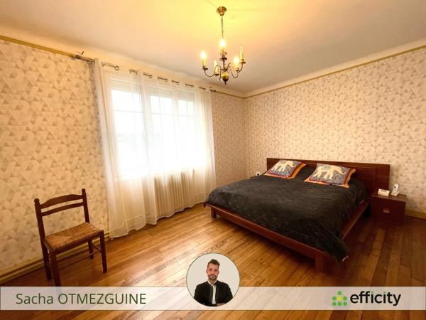 Maison
         7 pièces
        - 245 m² 164 000 € *