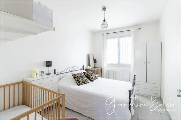 Maison Plain-pied 134m² - 4 chambres - Terrain 1140m² avec piscine - PINEUILH (33)