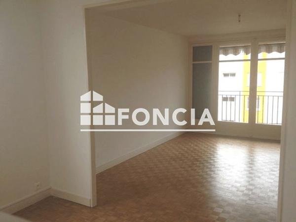 Location Appartement 4 pièces 81.15 m² - 16 AVENUE DU CHATEAU D'ESTE Biilere 64140