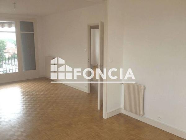 Location Appartement 4 pièces 81.15 m² - 16 AVENUE DU CHATEAU D'ESTE Biilere 64140