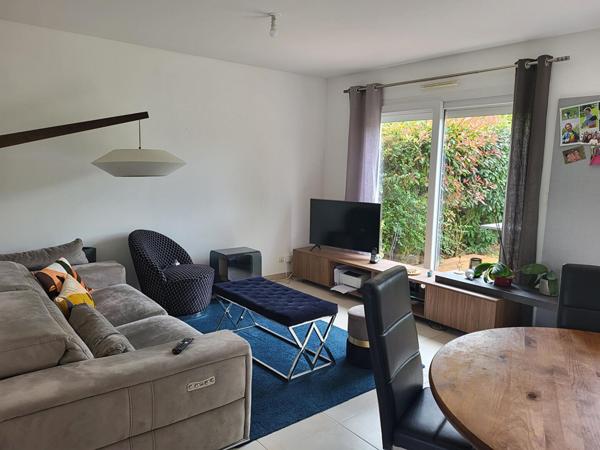 Belles prestations pour cette maison (location nue) à Bretteville Sur Odon