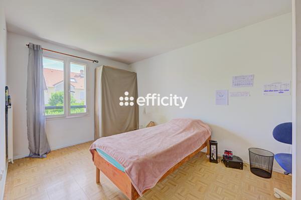 Maison
         4 pièces
        - 84 m² 259 999 € *