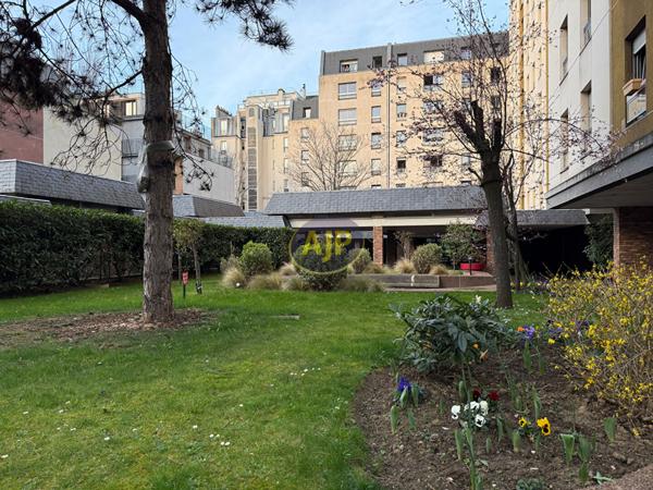 Vente appartement Paris 15eme : 339 200 € - AJP Immobilier Paris 15 - Agence Grenelle
