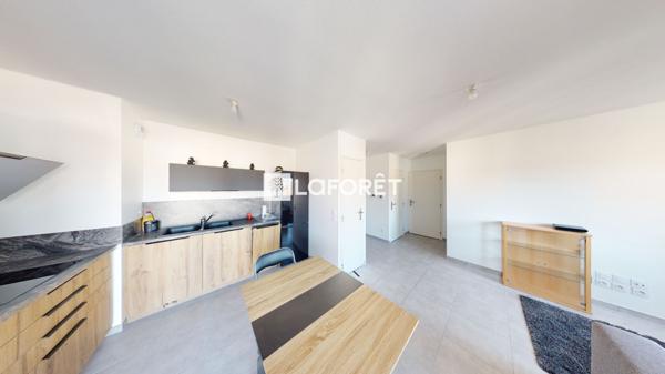 Location appartement près de Bourgoin-Jallieu - 2 pièce(s) - 45 m² - 750 €/mois