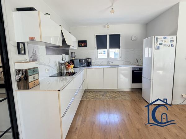 Maison aux multiples possibilités avec 2 studios autonomes