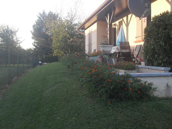 Maison F6 sur sous sol avec terrain, garage, parking