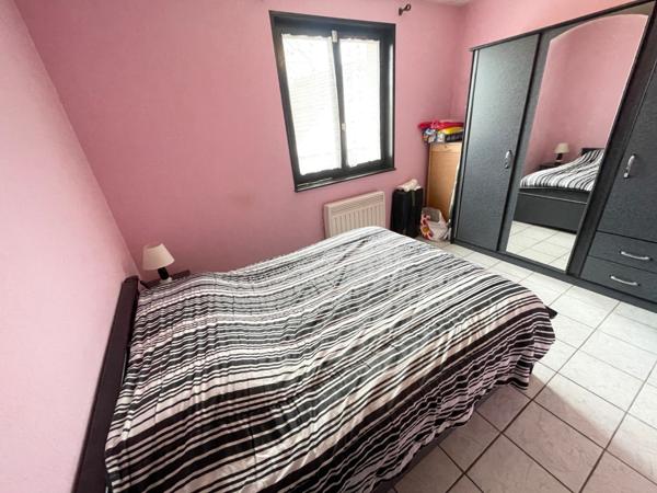 Maison F6 sur sous sol avec terrain, garage, parking