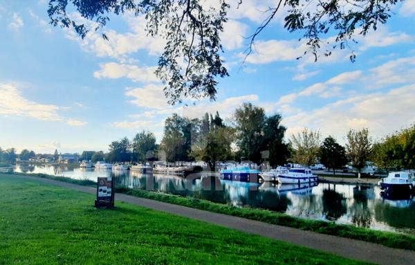 Brienon-sur-Armançon - TERRAIN  à BATIR  - 2748 M2