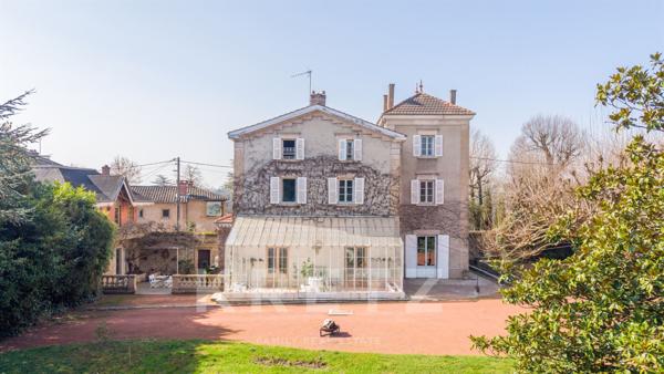 Propriété de caractère – Maison de maître du XIXᵉ siècle au cœur d’un parc arboré de 8000m2