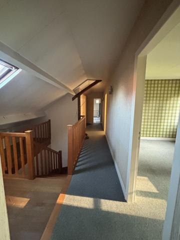 Maison Bois Guillaume - parc de 3300m² - 5 chambres - 2 chambres RDC - 211 m2 plein centre de Bois Guillaume - proche des écoles et commerces - calme et verdoyant - environnement idéal , havre de paix, à cinq minutes de Rouen , idéal famille - rénovatio