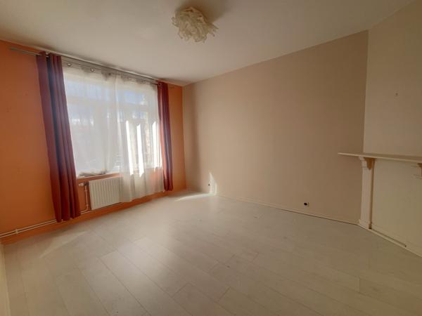 Saint-Omer (62500) Maison de Ville Pleine de Charme 91 m2 avec Jardin et Garage