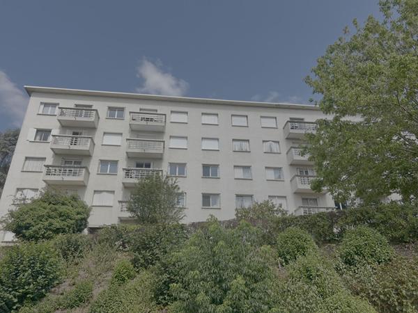 Vente                                                      Appartement
                        
                     5 pièces                      72 m2                     à Palaiseau