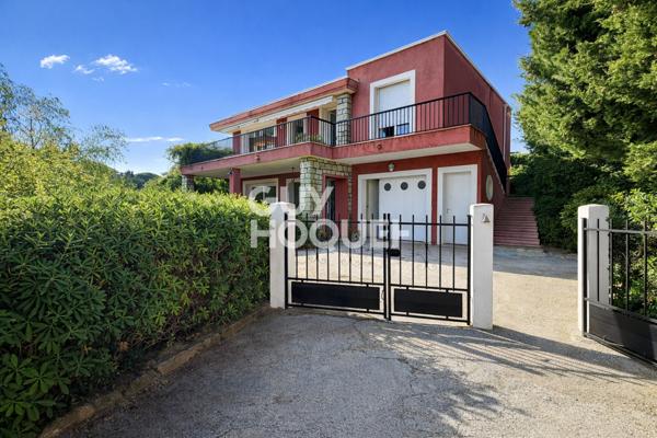 Villa proche centre ville terrain plat