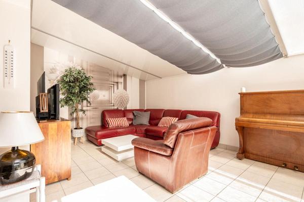 LIEUX UNIQUES ® x PROPRIÉTÉS PRIVÉES PROPOSE MAISON DE 2011 HYPER-CENTRE ROMORANTIN  94.09 M²