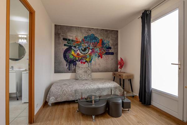 LIEUX UNIQUES ® x PROPRIÉTÉS PRIVÉES PROPOSE MAISON DE 2011 HYPER-CENTRE ROMORANTIN  94.09 M²