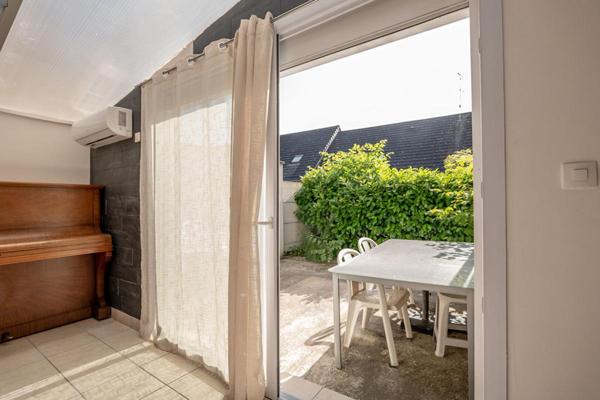 LIEUX UNIQUES ® x PROPRIÉTÉS PRIVÉES PROPOSE MAISON DE 2011 HYPER-CENTRE ROMORANTIN  94.09 M²