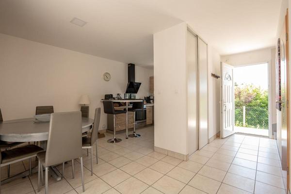 LIEUX UNIQUES ® x PROPRIÉTÉS PRIVÉES PROPOSE MAISON DE 2011 HYPER-CENTRE ROMORANTIN  94.09 M²