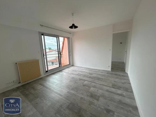 Appartement à louer 2 pièces 40.7m² Dax (40100)
