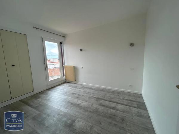 Appartement à louer 2 pièces 40.7m² Dax (40100)