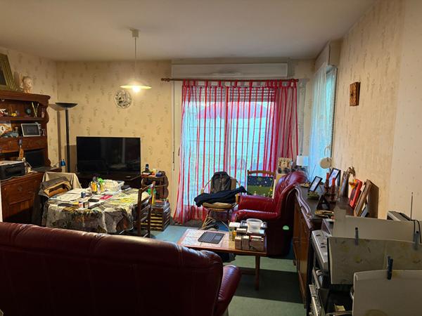 Investissement locatif - T2 vendu loué avec box - rue Lesage à Reims