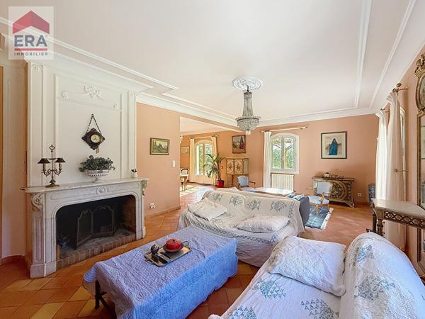 Charmante Bastide Provençale à Fuveau : 5 chambres 4000m² jardin piscine  calme absolu